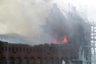 GIUDECCA 05 06 2003 ARCHEOLOGIA INDUSTRIALE - MULINO STUCHY INCENDIO