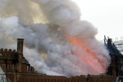 GIUDECCA 05 06 2003 ARCHEOLOGIA INDUSTRIALE - MULINO STUCHY INCENDIO