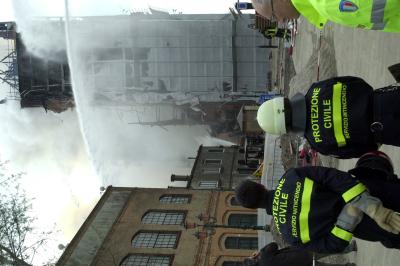 GIUDECCA 05 06 2003 ARCHEOLOGIA INDUSTRIALE - MULINO STUCHY INCENDIO