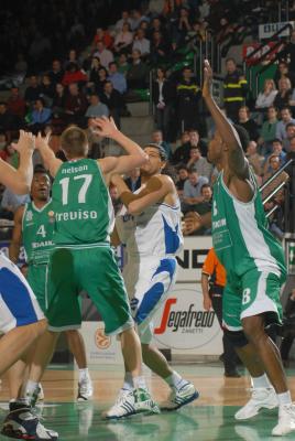 TREVISO 21  02 2007 CHAMPIONS LEAGUE  2006-2007 BENETTON BASKET - DINAMO MOSCA
