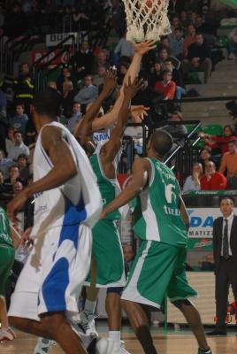 TREVISO 21  02 2007 CHAMPIONS LEAGUE  2006-2007 BENETTON BASKET - DINAMO MOSCA