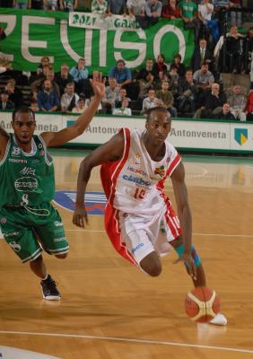 TREVISO 11 10 2007 LBA, CAMPIONATO 2007-2008 BENETTON BASKET - VARESE