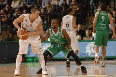 TREVISO 03 02 2008 LBA, CAMPIONATO 2007-2008 BENETTON BASKET - LA FORTEZZA VIRTUS BOLOGNA
