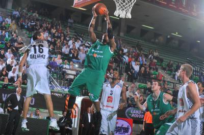 TREVISO 06 10 2009 CHAMPIONS LEAGUE  2009-2010 BENETTON BASKET - LOIRET
