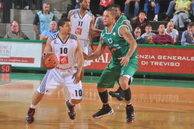 TREVISO 06 10 2009 CHAMPIONS LEAGUE  2009-2010 BENETTON BASKET - LOIRET