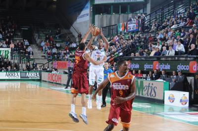 TREVISO 17 10 2009 LBA, CAMPIONATO 2009-2010 BENETTON BASKET -  LOTTOMATICA