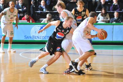 TREVISO 13 12 2009 LBA, CAMPIONATO 2009-2010 BENETTON BASKET - PEPSI CASERTA
