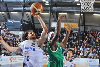 FERRARA 09 01 2010 LBA, CAMPIONATO 2009-2010 BENETTON BASKET -  CARIFE FERRARA