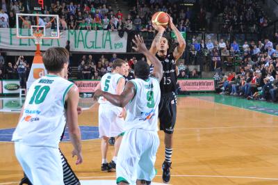 TREVISO 17 04 2010 LBA, CAMPIONATO 2009-2010 BENETTON BASKET -  VIRTUS BOLOGNA