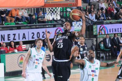 TREVISO 02 05 2010 LBA, CAMPIONATO 2009-2010 BENETTON BASKET -  FERRARA
