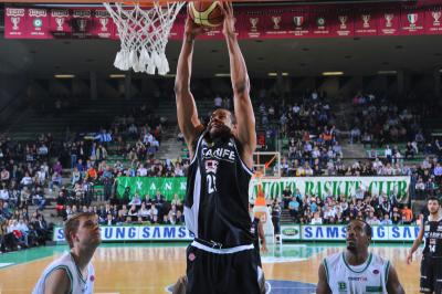 TREVISO 02 05 2010 LBA, CAMPIONATO 2009-2010 BENETTON BASKET -  FERRARA