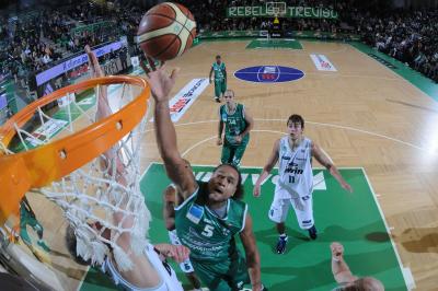 TREVISO 17 10 2010 LBA, CAMPIONATO 2010-2011 BENETTON TREVISO BASKET - AIR AVELLINO
