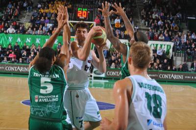 TREVISO 17 10 2010 LBA, CAMPIONATO 2010-2011 BENETTON TREVISO BASKET - AIR AVELLINO