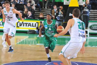 TREVISO 17 10 2010 LBA, CAMPIONATO 2010-2011 BENETTON TREVISO BASKET - AIR AVELLINO