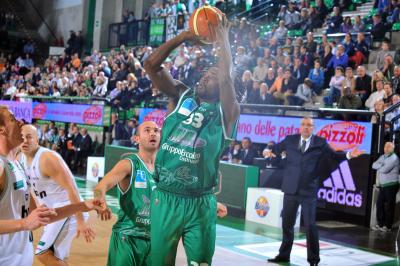 TREVISO 17 10 2010 LBA, CAMPIONATO 2010-2011 BENETTON TREVISO BASKET - AIR AVELLINO