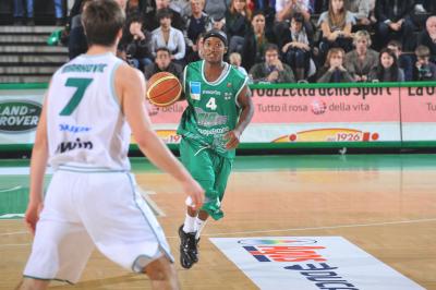 TREVISO 17 10 2010 LBA, CAMPIONATO 2010-2011 BENETTON TREVISO BASKET - AIR AVELLINO