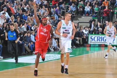 TREVISO 06 11 2010 LBA, CAMPIONATO 2010-2011 BENETTON TREVISO BASKET - VARESE