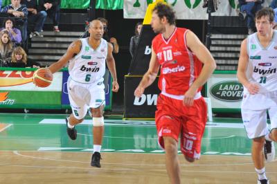 TREVISO 06 11 2010 LBA, CAMPIONATO 2010-2011 BENETTON TREVISO BASKET - VARESE