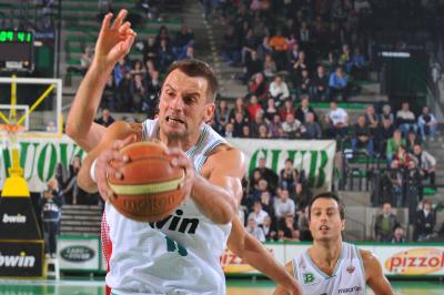 TREVISO 06 11 2010 LBA, CAMPIONATO 2010-2011 BENETTON TREVISO BASKET - VARESE