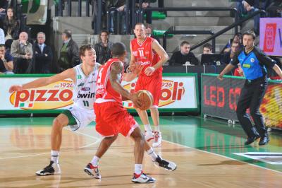 TREVISO 06 11 2010 LBA, CAMPIONATO 2010-2011 BENETTON TREVISO BASKET - VARESE