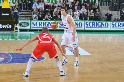 TREVISO 06 11 2010 LBA, CAMPIONATO 2010-2011 BENETTON TREVISO BASKET - VARESE