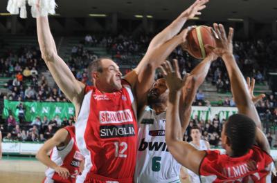 TREVISO 27 11 2010 LBA, CAMPIONATO 2010-2011 BENETTON TREVISO BASKET - PESARO