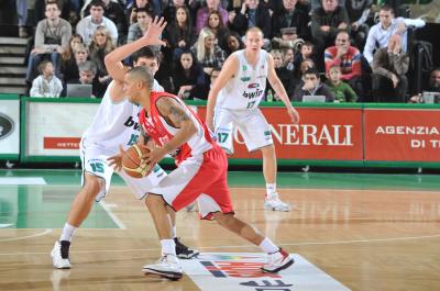 TREVISO 27 11 2010 LBA, CAMPIONATO 2010-2011 BENETTON TREVISO BASKET - PESARO