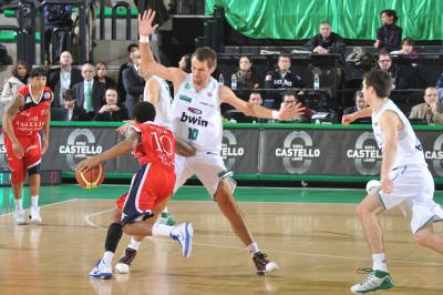 TREVISO 11 12 2010 LBA, CAMPIONATO 2010-2011 BENETTON TREVISO BASKET - ANGELICO BIELLA