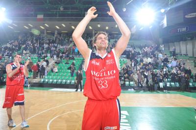 TREVISO 11 12 2010 LBA, CAMPIONATO 2010-2011 BENETTON TREVISO BASKET - ANGELICO BIELLA