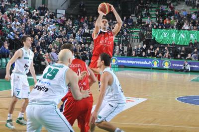 TREVISO 11 12 2010 LBA, CAMPIONATO 2010-2011 BENETTON TREVISO BASKET - ANGELICO BIELLA