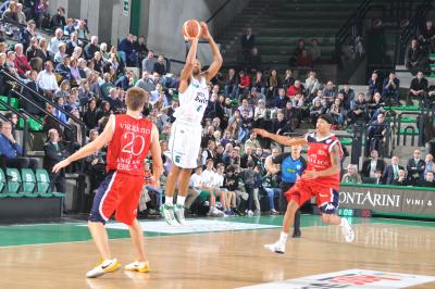 TREVISO 11 12 2010 LBA, CAMPIONATO 2010-2011 BENETTON TREVISO BASKET - ANGELICO BIELLA