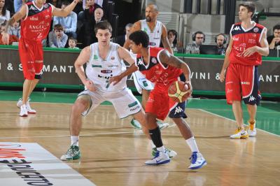 TREVISO 11 12 2010 LBA, CAMPIONATO 2010-2011 BENETTON TREVISO BASKET - ANGELICO BIELLA