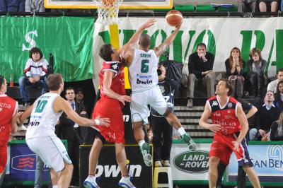 TREVISO 11 12 2010 LBA, CAMPIONATO 2010-2011 BENETTON TREVISO BASKET - ANGELICO BIELLA