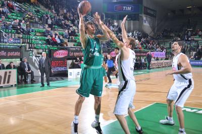TREVISO 27 12 2010 EUROCUP  2010-2011 BENETTON BASKET - POAK