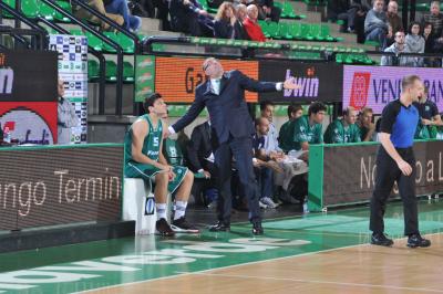 TREVISO 27 12 2010 EUROCUP  2010-2011 BENETTON BASKET - POAK