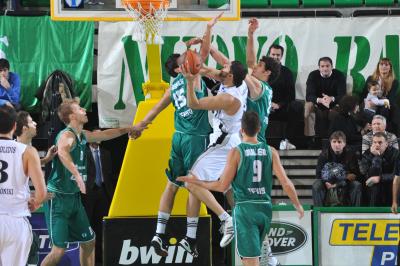 TREVISO 27 12 2010 EUROCUP  2010-2011 BENETTON BASKET - POAK