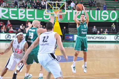 TREVISO 27 12 2010 EUROCUP  2010-2011 BENETTON BASKET - POAK
