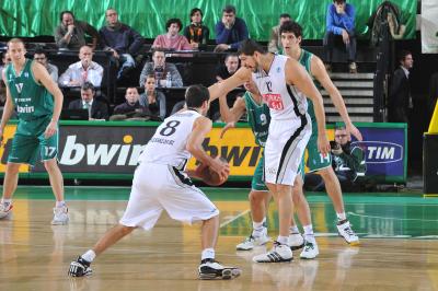 TREVISO 27 12 2010 EUROCUP  2010-2011 BENETTON BASKET - POAK