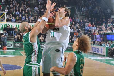 TREVISO 28 12 2010 LBA, CAMPIONATO 2010-2011 BENETTON TREVISO BASKET - MONTEPASCHI SIENA