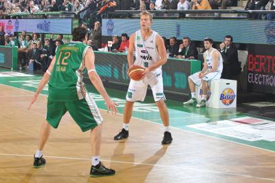 TREVISO 28 12 2010 LBA, CAMPIONATO 2010-2011 BENETTON TREVISO BASKET - MONTEPASCHI SIENA