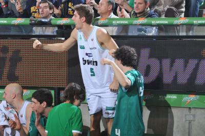 TREVISO 28 12 2010 LBA, CAMPIONATO 2010-2011 BENETTON TREVISO BASKET - MONTEPASCHI SIENA