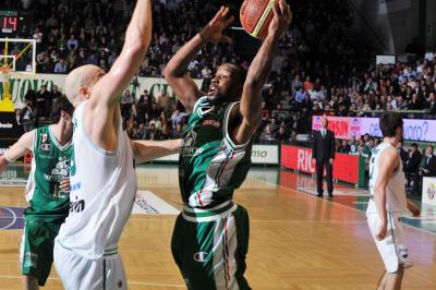 TREVISO 28 12 2010 LBA, CAMPIONATO 2010-2011 BENETTON TREVISO BASKET - MONTEPASCHI SIENA