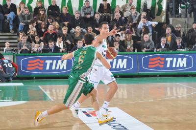 TREVISO 28 12 2010 LBA, CAMPIONATO 2010-2011 BENETTON TREVISO BASKET - MONTEPASCHI SIENA