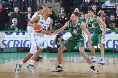 TREVISO 28 12 2010 LBA, CAMPIONATO 2010-2011 BENETTON TREVISO BASKET - MONTEPASCHI SIENA