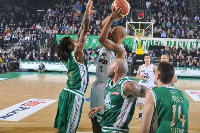 TREVISO 28 12 2010 LBA, CAMPIONATO 2010-2011 BENETTON TREVISO BASKET - MONTEPASCHI SIENA