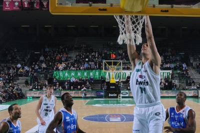 TREVISO 06 01 2011 LBA, CAMPIONATO 2010-2011 BENETTON TREVISO BASKET BRINDISI