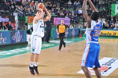 TREVISO 06 01 2011 LBA, CAMPIONATO 2010-2011 BENETTON TREVISO BASKET BRINDISI