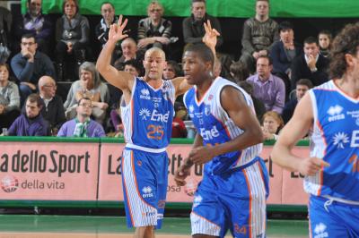 TREVISO 06 01 2011 LBA, CAMPIONATO 2010-2011 BENETTON TREVISO BASKET BRINDISI