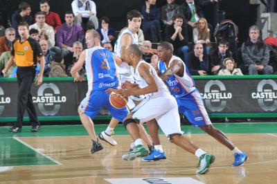 TREVISO 06 01 2011 LBA, CAMPIONATO 2010-2011 BENETTON TREVISO BASKET BRINDISI