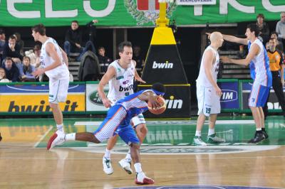 TREVISO 06 01 2011 LBA, CAMPIONATO 2010-2011 BENETTON TREVISO BASKET BRINDISI